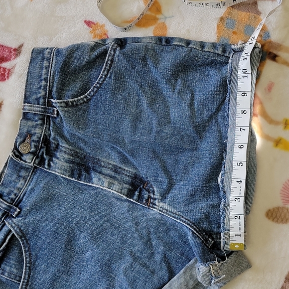 💙 GORGEOUS!! LEE VINTAGE MEDIUM BLUE WASH HIGH WAISTED MOM SHORTS - Picture 6 of 8